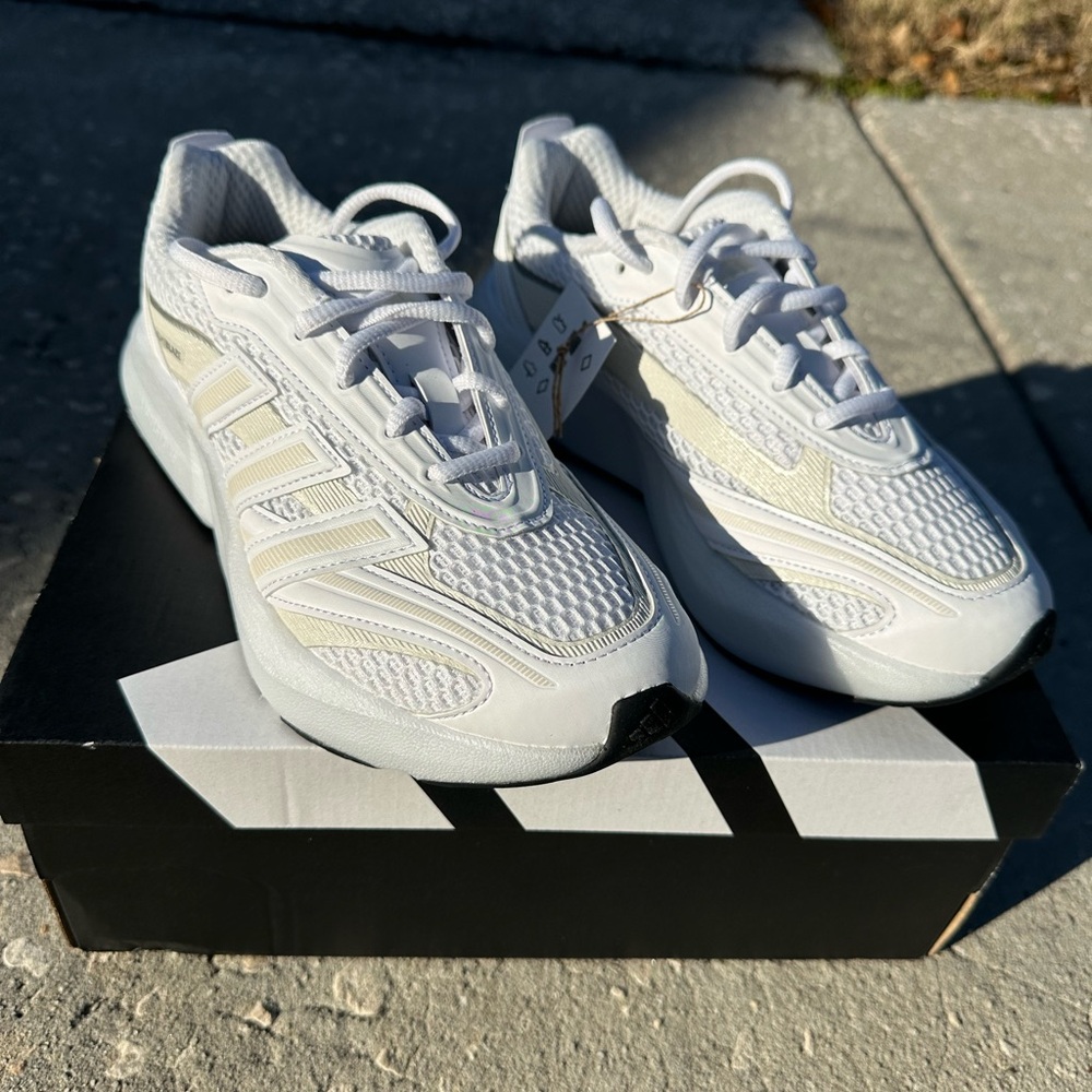 Adidas Lightblaze Glow Shoes Women Athletic Shoes Size 6 NIB